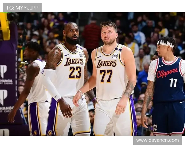 湖人险胜掘金四喜临门